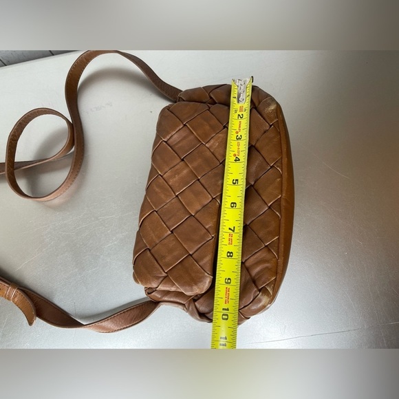 Dune London Dempsey Tan Brown Small Woven Leather Crossbody Bag - Picture 7 of 8